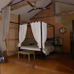 Le Clos De La Pinsonniere Bed & Breakfast