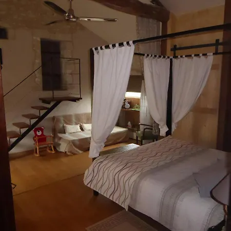 Le Clos De La Pinsonniere 住宿加早餐酒店 3*