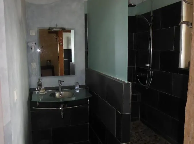 Le Clos De La Pinsonniere فندق مبيت وإفطار 3*