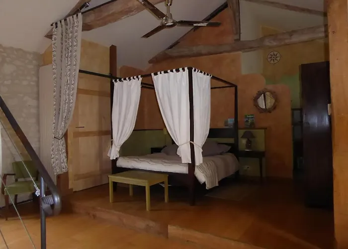 Le Clos De La Pinsonniere فندق مبيت وإفطار